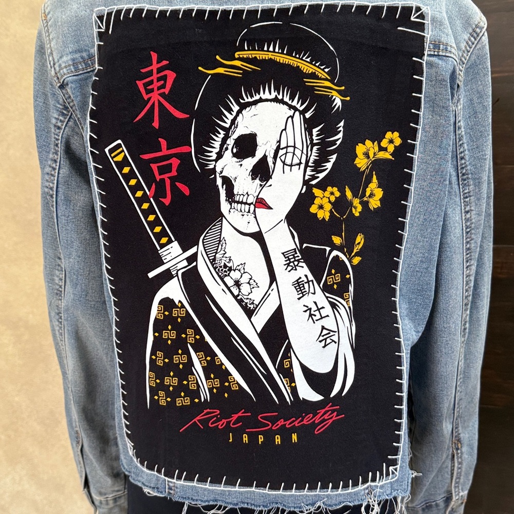 Upcycled Kensie Jeans Riot Society Distressed Stretch Denim Jacket Size L